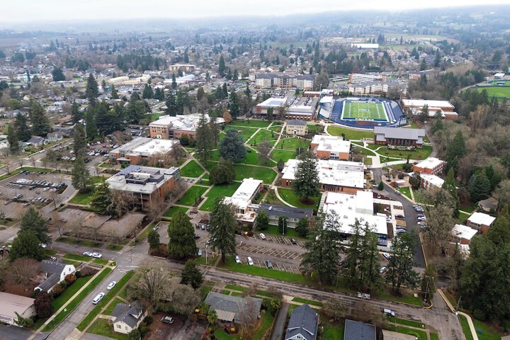 Elegant Escape: Tour Willamette Wine Country!