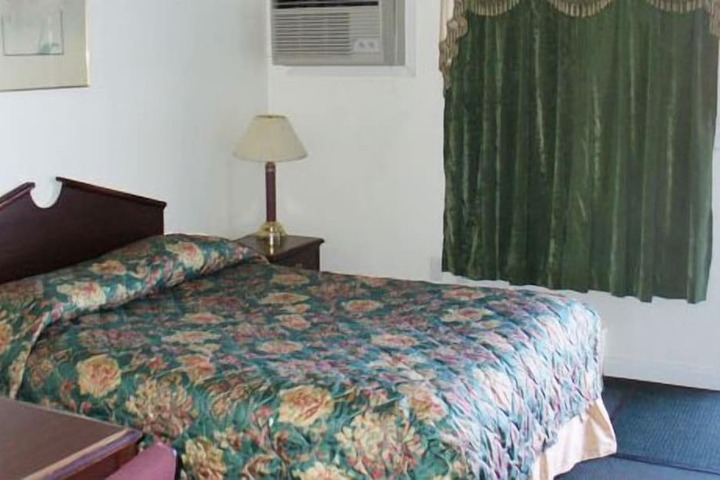 Oakdale Motel