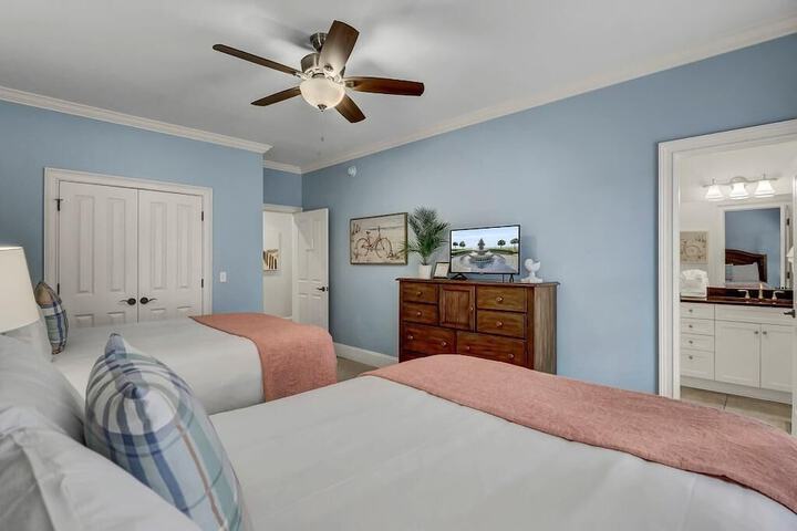 Room 17 of 45