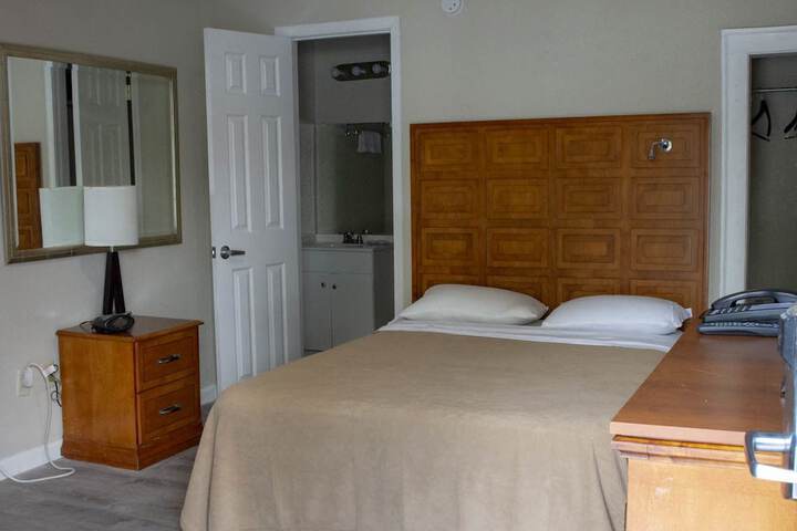 Room 17 of 25