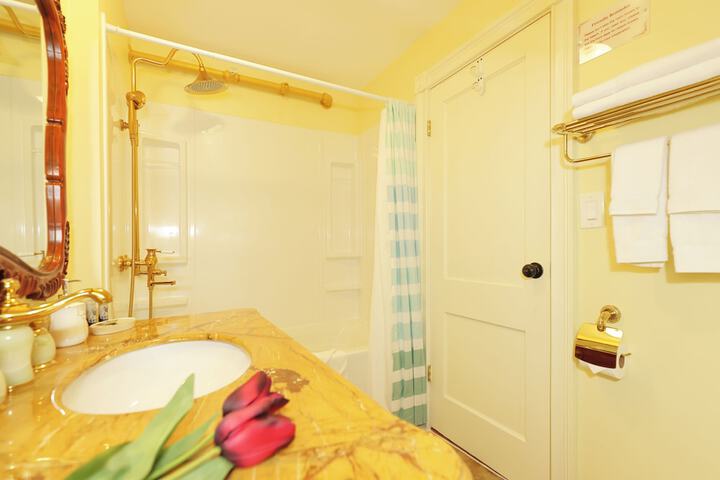 Room 97 of 252