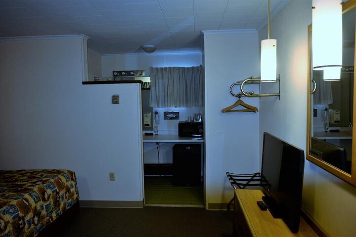 Budget Host Inn Iron Mountain