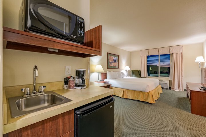 Room 35 of 47
