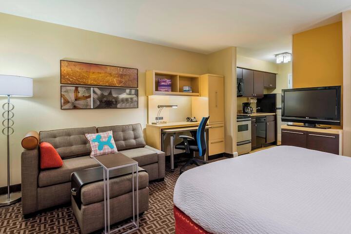 Room 8 of 20