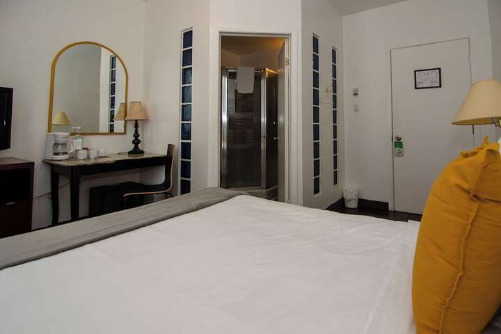 Room 51 of 87