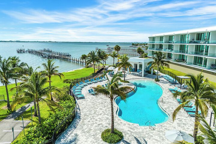 Harbor Island Beach Club Homes by Villatel