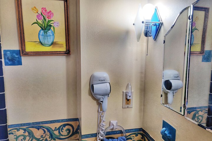 Room 128 of 184