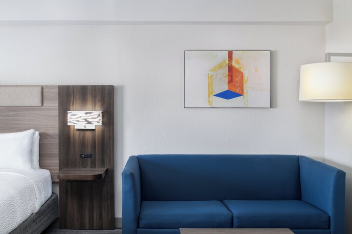 Holiday Inn Express Atlanta West - Theme Park Area by IHG