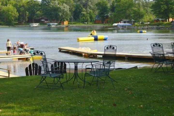 Horseshoe Bay Lodge