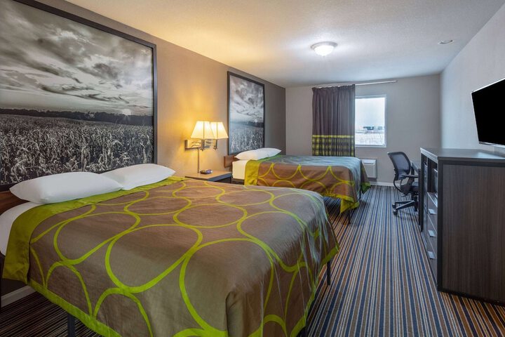 Super 8 by Wyndham Missouri Valley