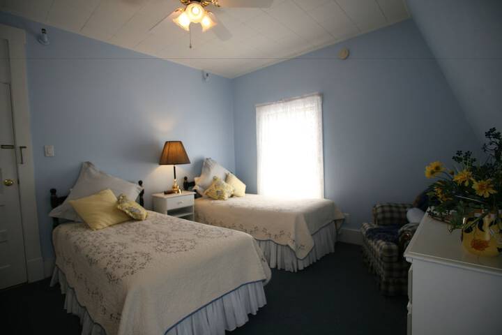 Fullerton Inn