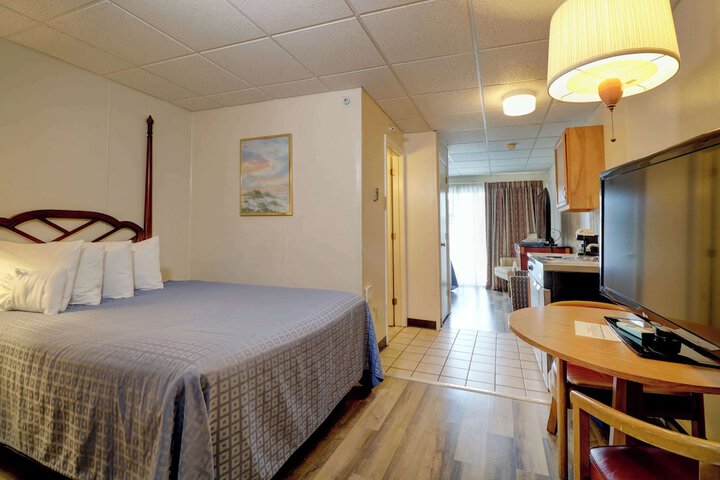Room 180 of 317