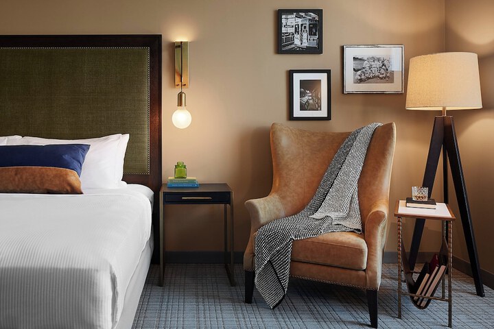 Room 42 of 62