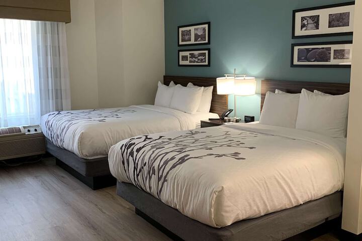 Room 10 of 16