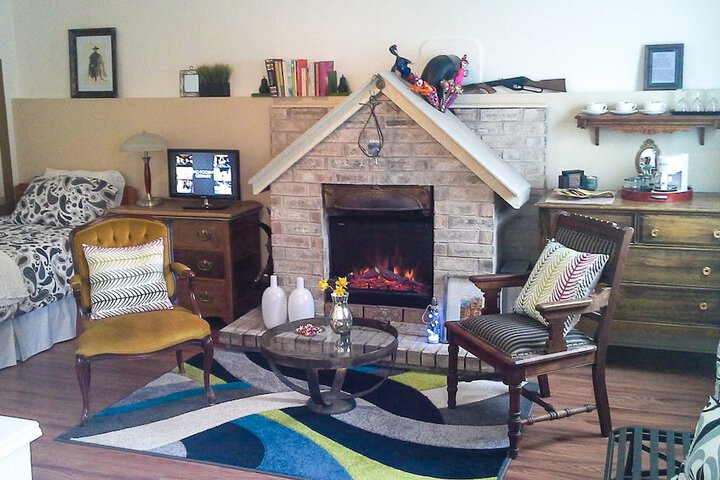 Room 6 of 17