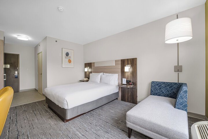 Room 44 of 68