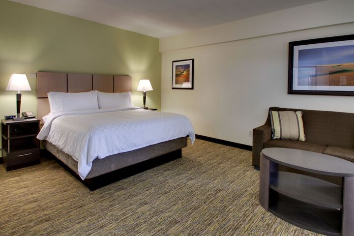 Room 17 of 40