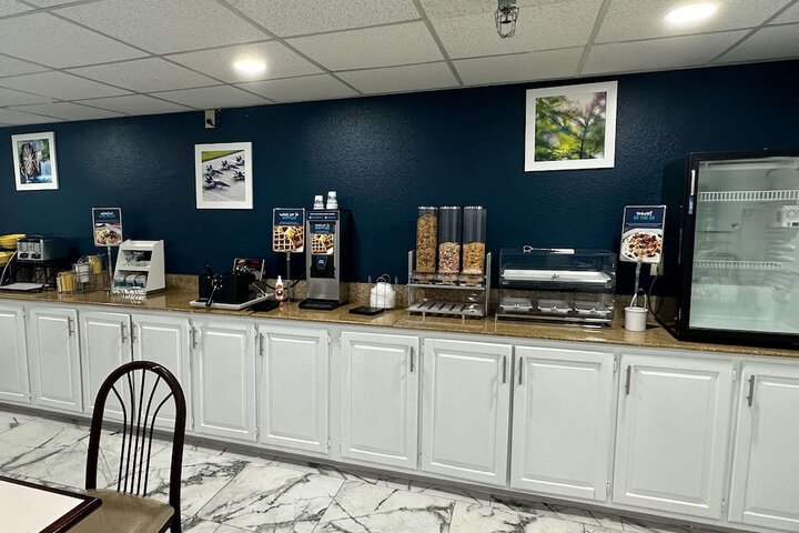 Breakfast/Coffee Service 48 of 56