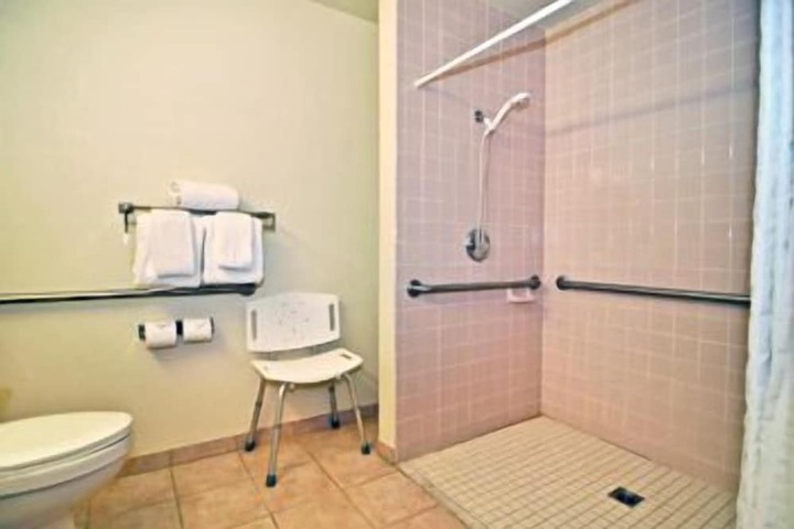 Room 8 of 27