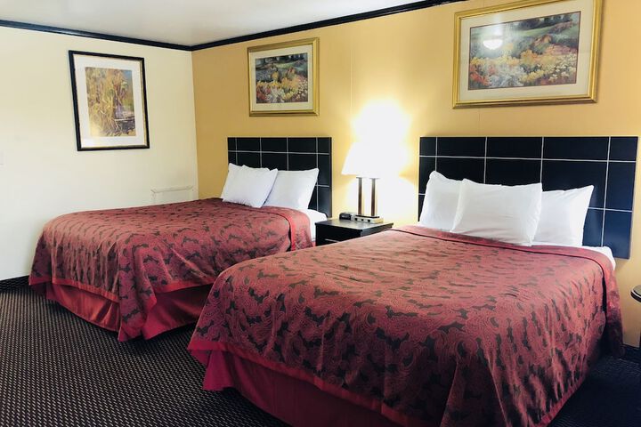 Room 10 of 16