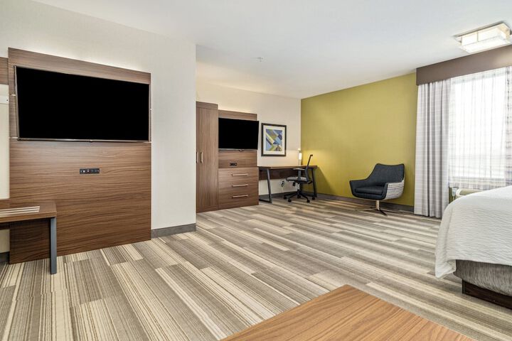 Room 297 of 348