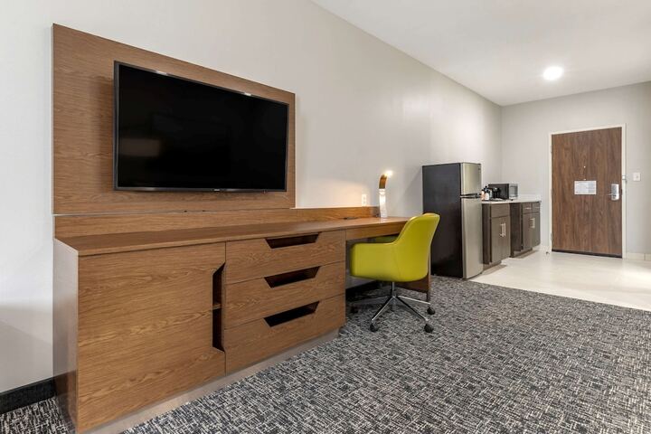 Room 28 of 47