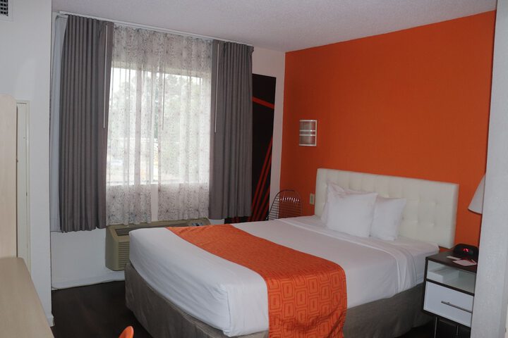 Room 18 of 31