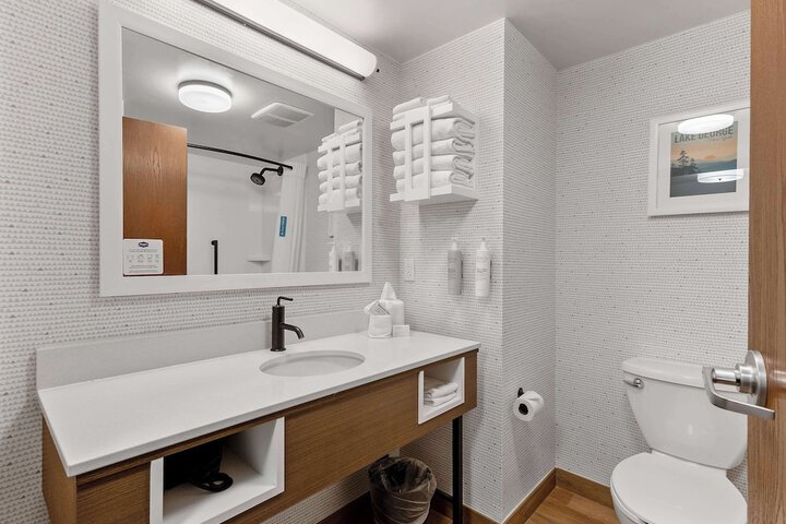 Hampton Inn & Suites Lake George
