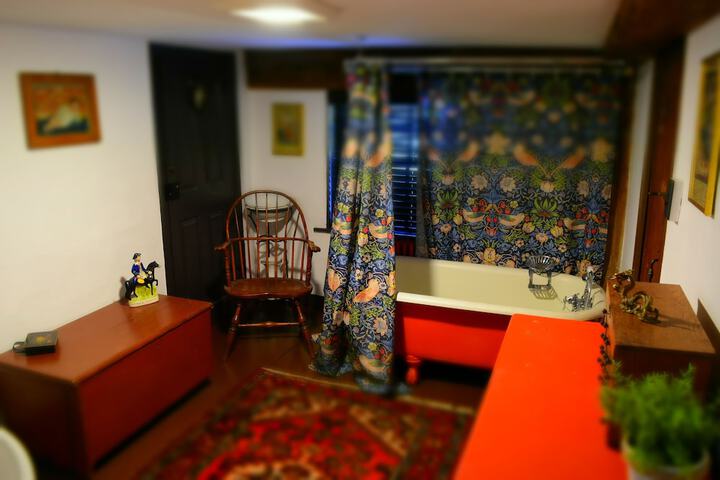 Room 28 of 41