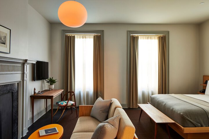 Room 17 of 32