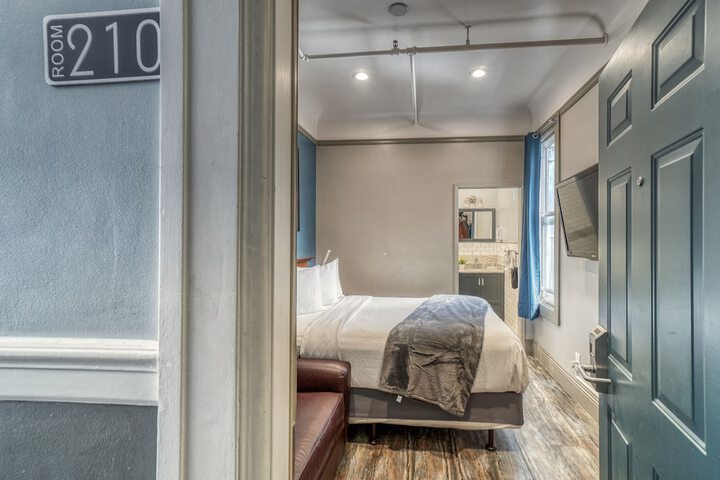 Room 46 of 115