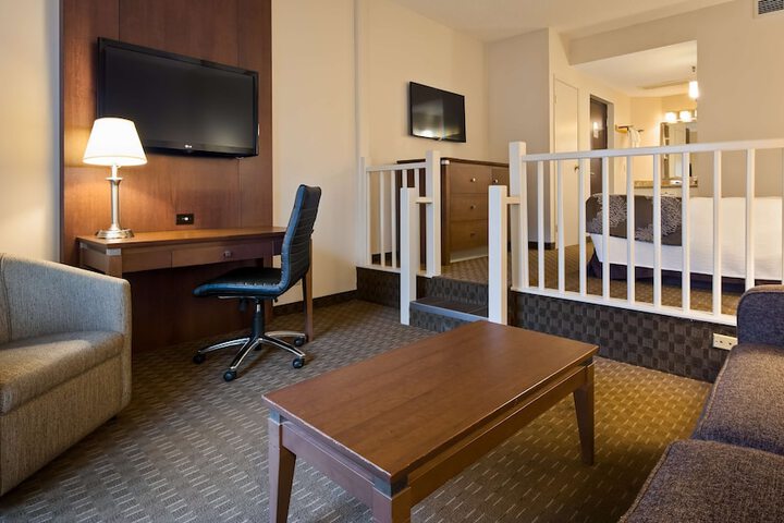 Best Western Plus Lamplighter Inn & Conference Centre