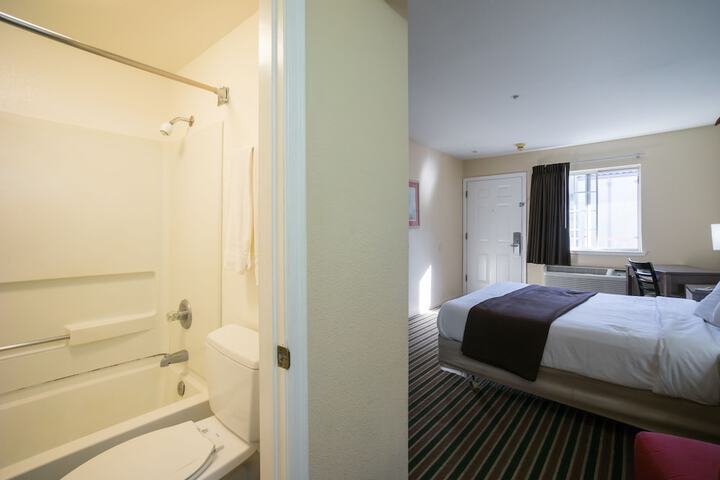Room 13 of 31