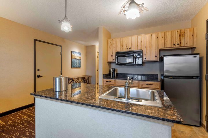 Best Western Premier The Lodge on Lake Detroit