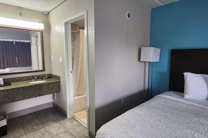 Room 48 of 60