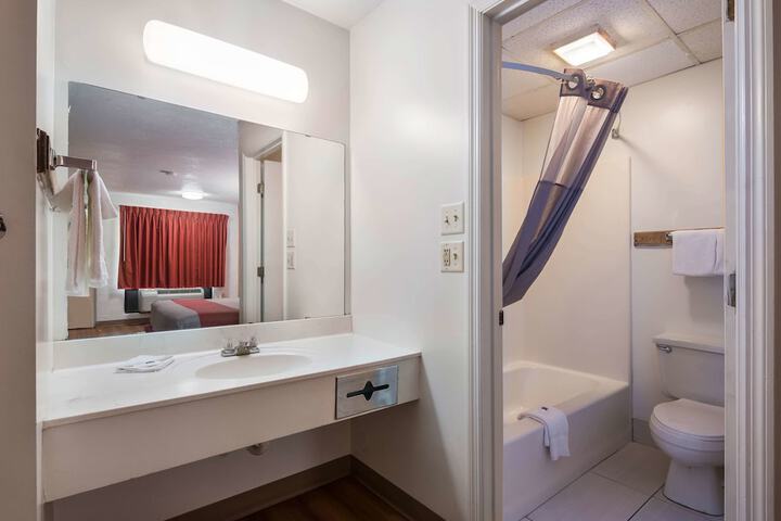 Room 41 of 58