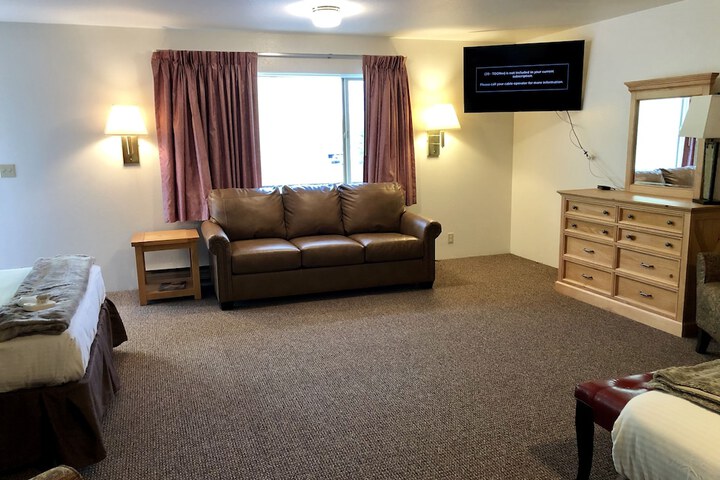 Room 8 of 18
