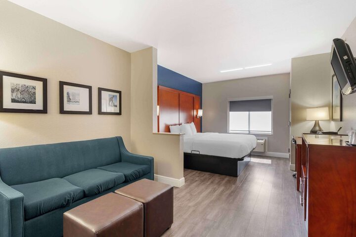 Room 21 of 33