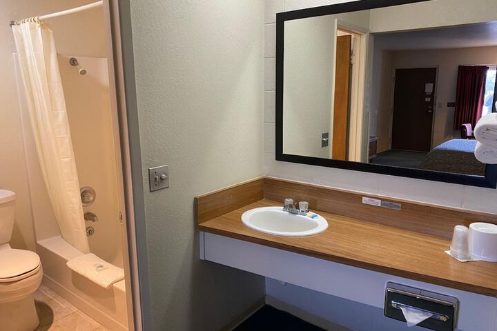 Room 29 of 33