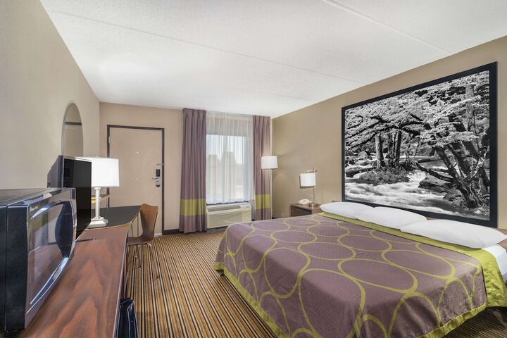Room 7 of 13