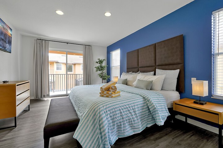 Regal Oaks Resort Vacation Townhomes by IDILIQ