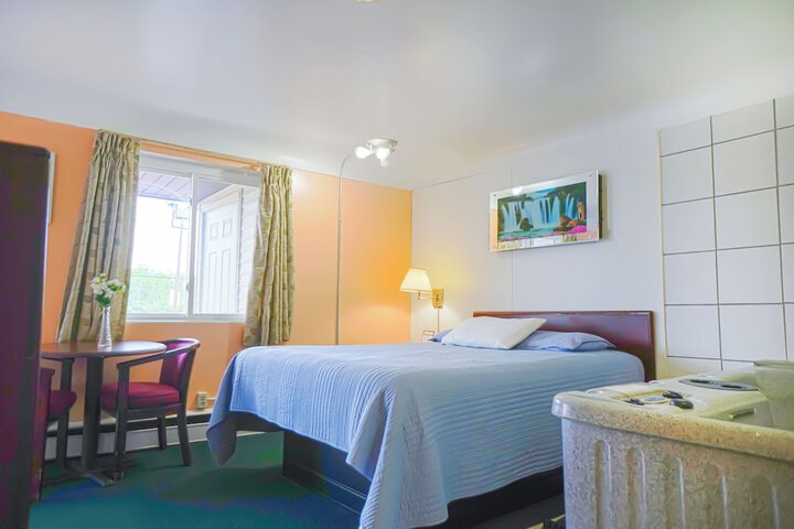 Room 11 of 27