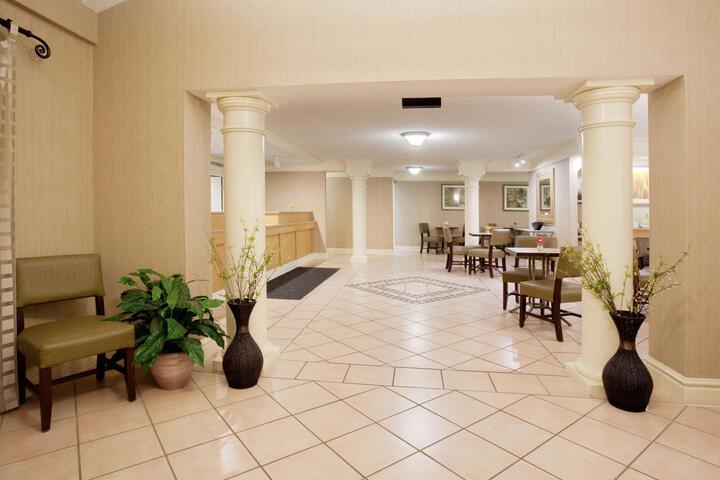 LA QUINTA INN BY WYNDHAM DENVER CENTRAL