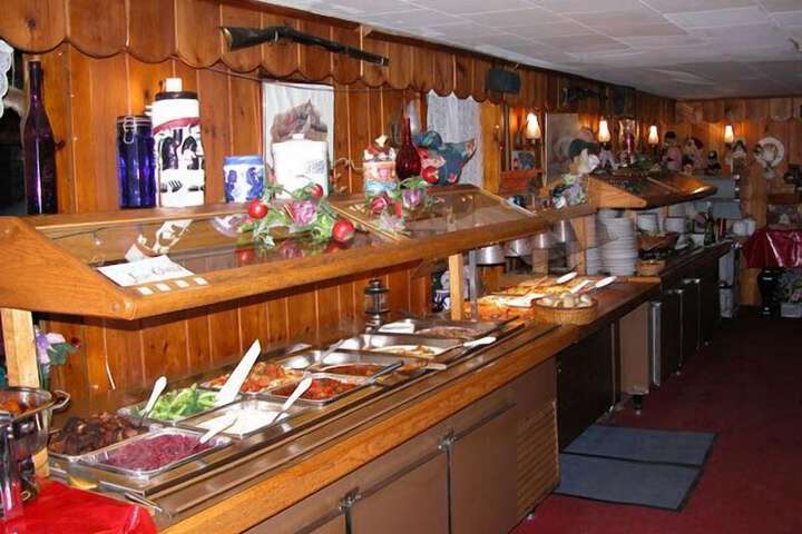 Dining 8 of 10