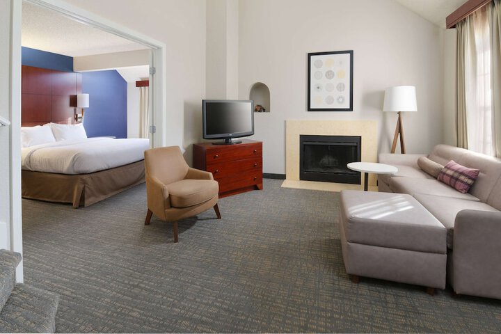Room 11 of 30
