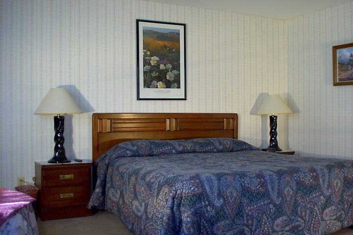 Room 9 of 18