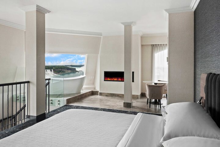 Room 52 of 183
