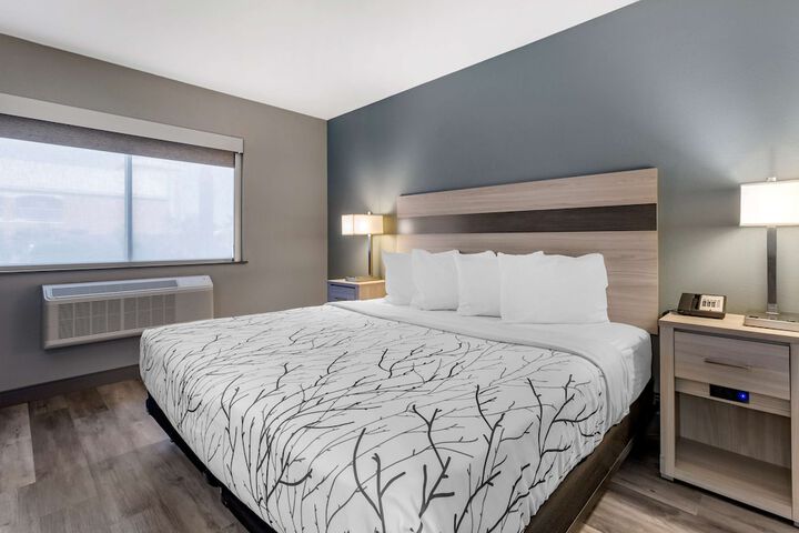 Room 18 of 25
