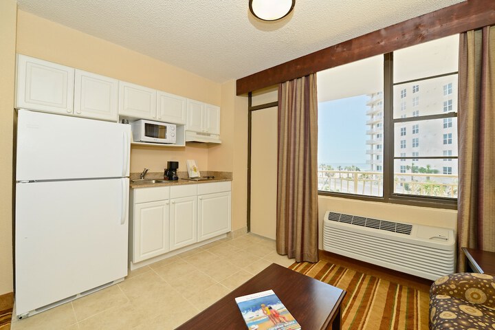 Room 15 of 30