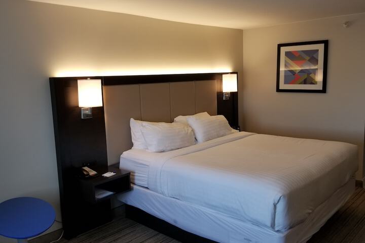Room 32 of 78